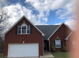 2009 Summit Ln, La Vergne, TN 37086