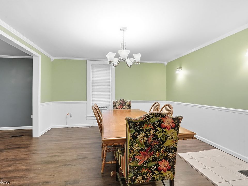 5th image of 142 N Union St