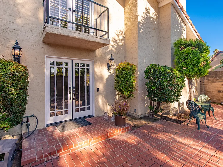 4500 Yorkfield Ct — Photo 3