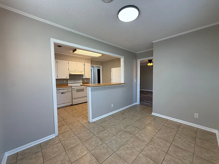 104 Skyview Dr — Photo 12
