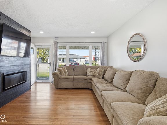 5th image of 214 N Amrhein Dr