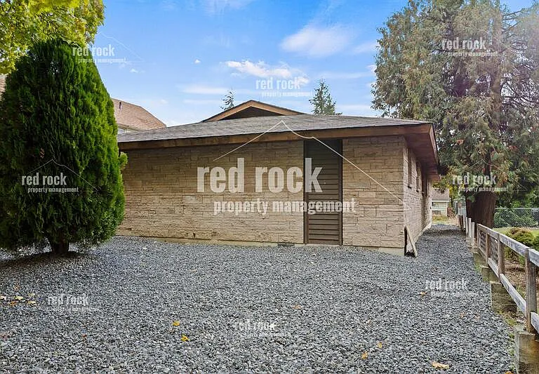 2424 E Diamond Ave #1 — Photo 17