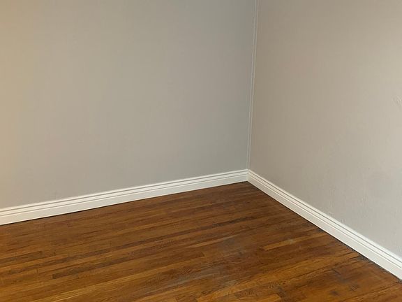 4th image of 2660 Forbes St #5