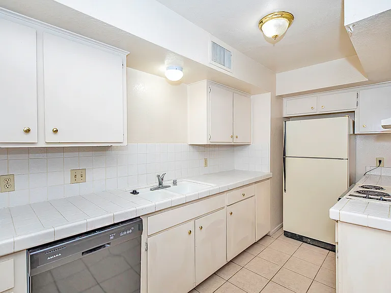 2490 W Yowell Ct #68 — Photo 7