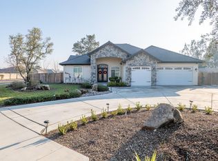 2714 Meadow View Rd, Hanford, CA 93230