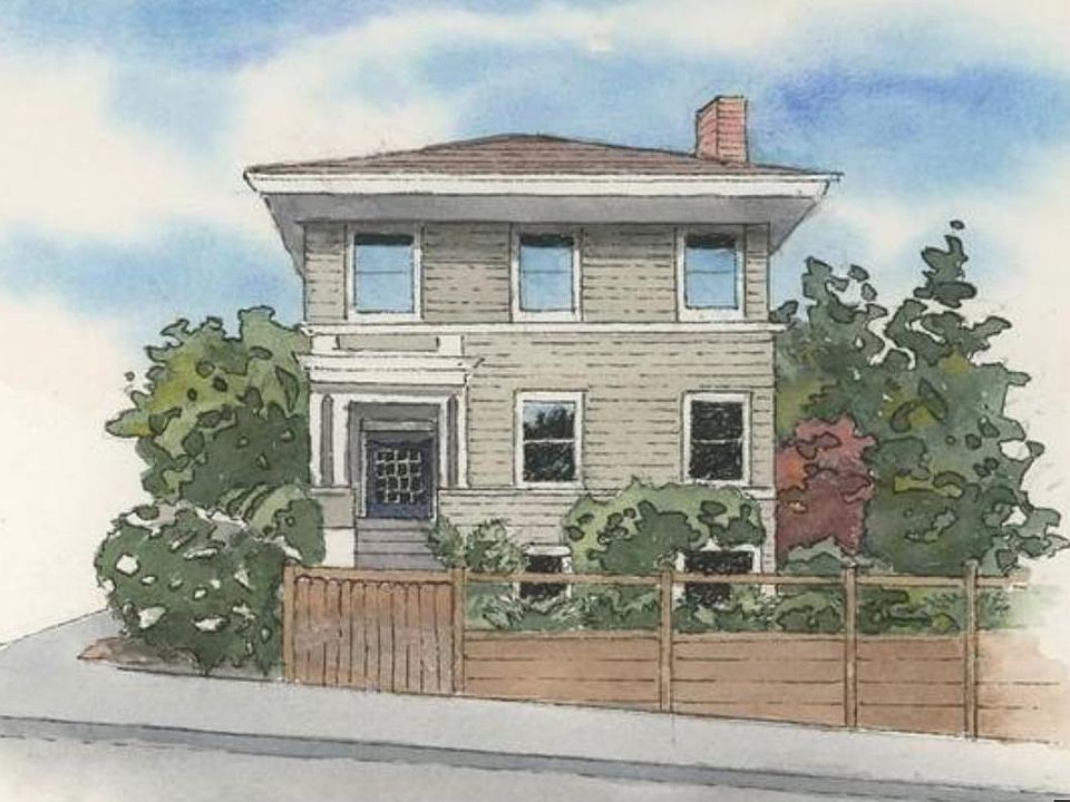 This 1915 Edwardian apartment has the delightful feel of a Single-family home.
