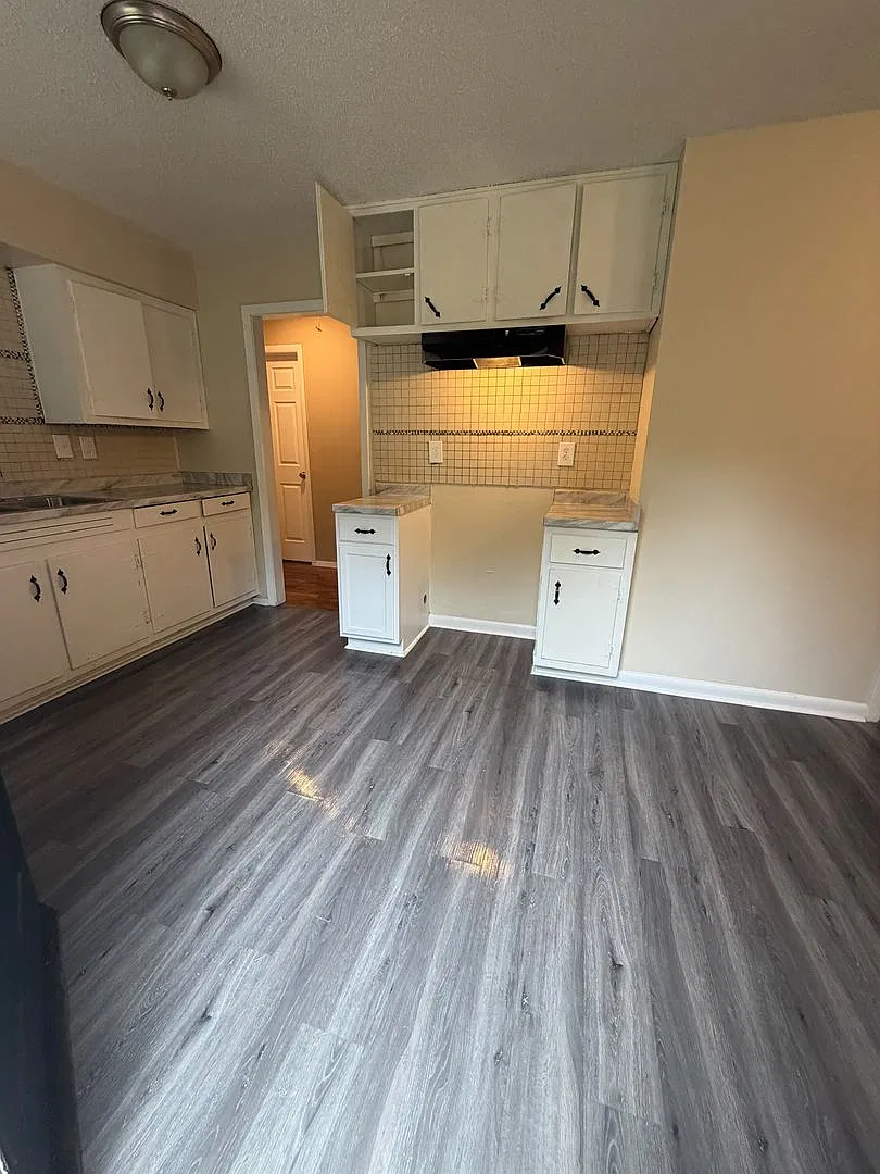 Welcome to 2756 WIndsor Pkwy! — Photo 2