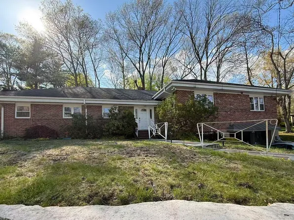 170 Brookline St #1, Chestnut Hill, MA 02467