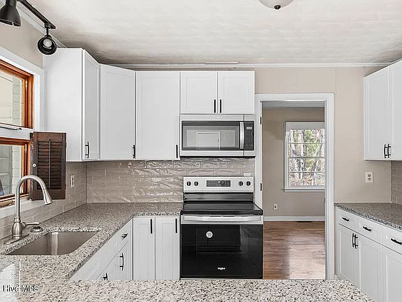 3rd image of 308 Holmes St