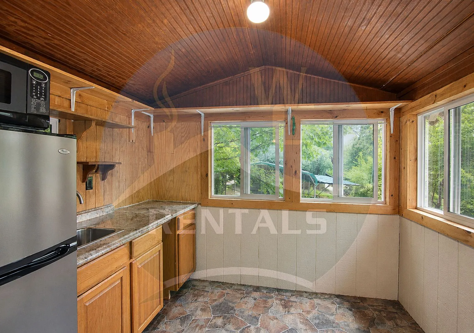 Mountain Retreat Tiny Home in Whittier NC in Iris Cove — Photo 2