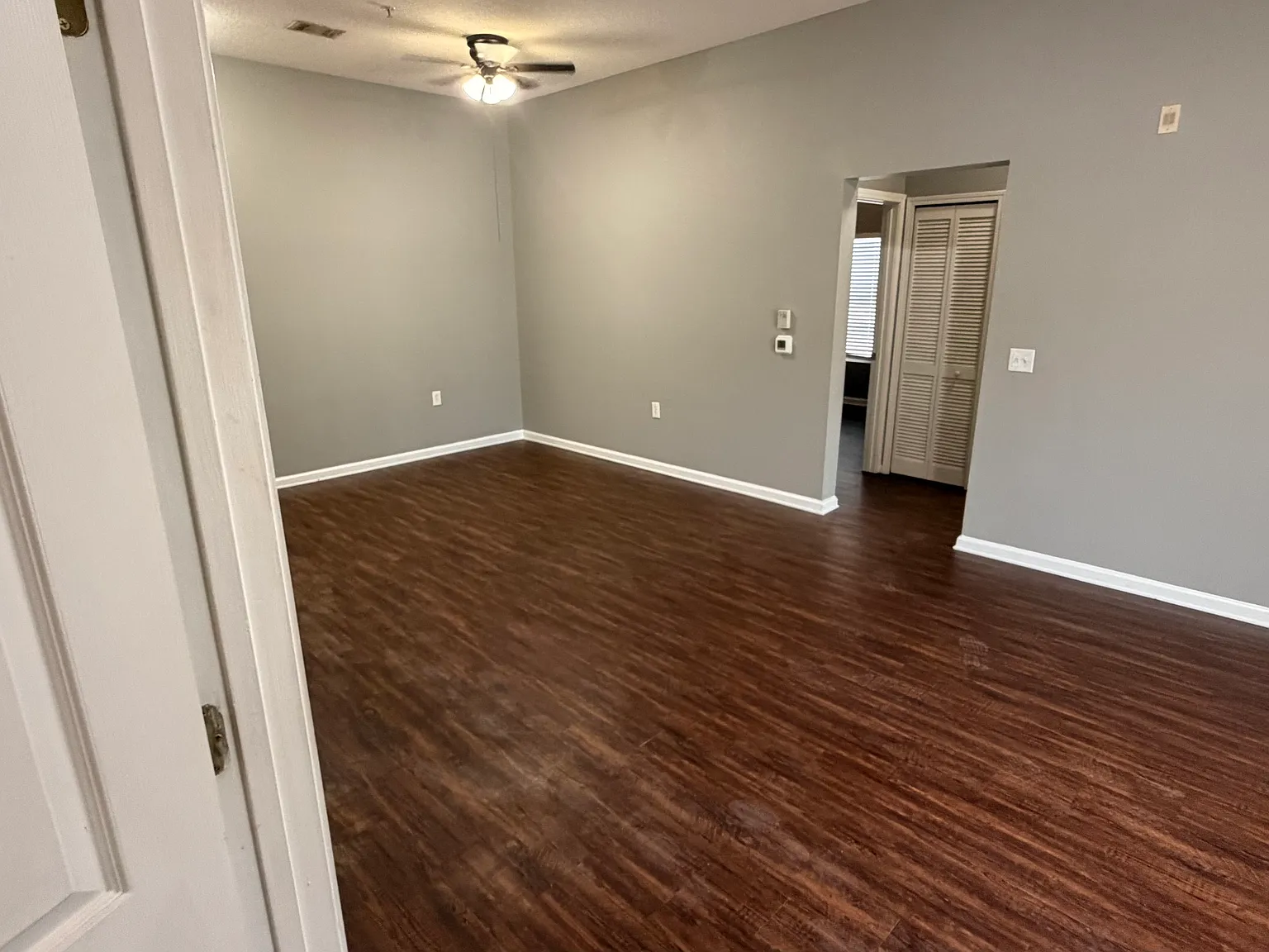 5050 Playpen Dr — Photo 2