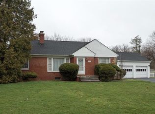 912 Vesper Rd, Ann Arbor, MI 48103