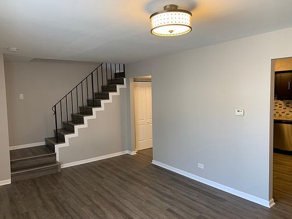 4th image of 1721 Queensbury Cir