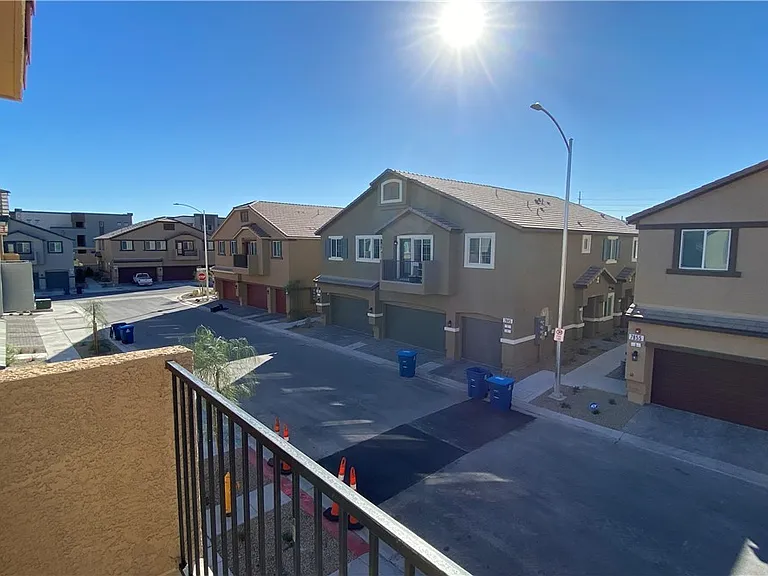 7850 Aurora Sky St — Photo 21