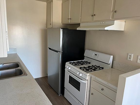 5th image of 528 E Verdugo Ave #I