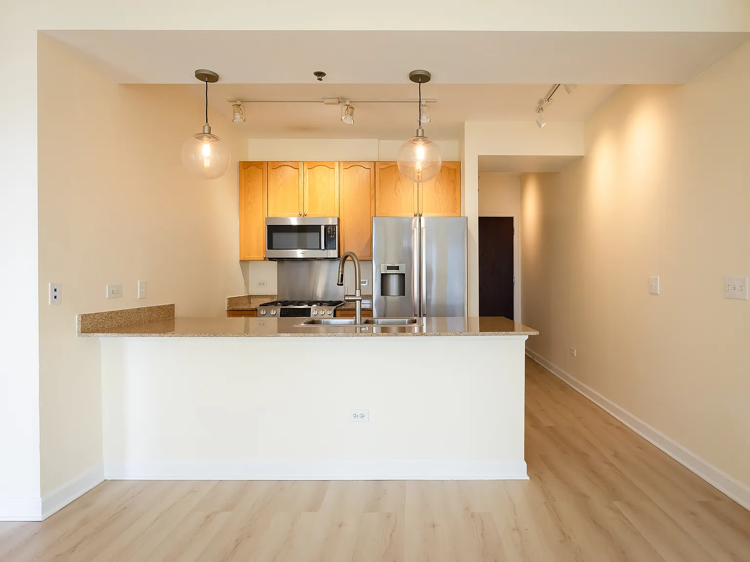 1 bed, 800 sqft, $2,650 — Photo 2