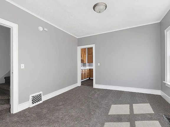 4th image of 2209 Farnam St