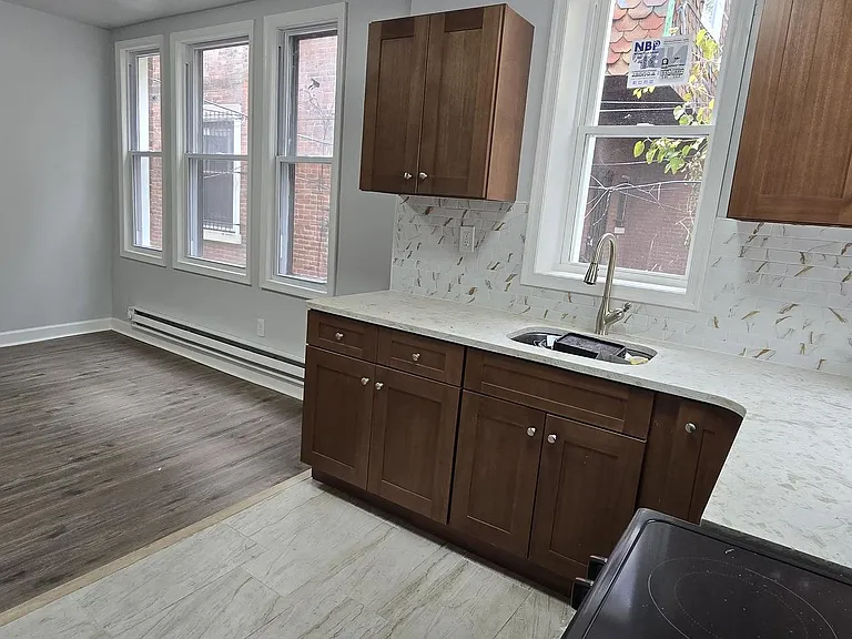 1411 W Loudon St — Photo 44