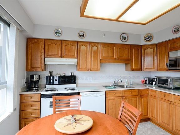 5th image of 3190 Gladwin Rd #301