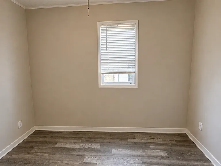 935 Prospect Ave NE #1B — Photo 5