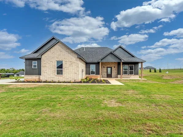 2436 Canyon Cir, Blanchard, OK 73010