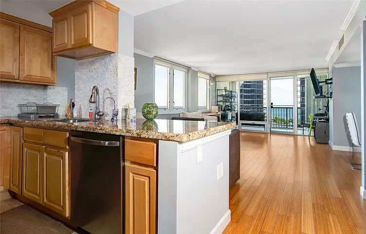 2 bed, 2.0 bath, 1425 sqft, $3,500 — Photo 1