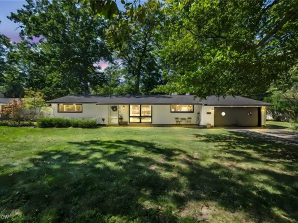 2428 Elmwood Dr, Westlake, OH 44145