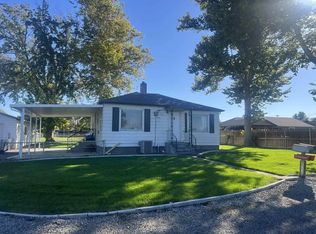 104 E 41st Pl, Kennewick, WA 99337