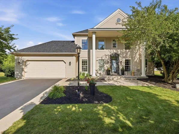 917 Parkton DRIVE, Waukesha, WI 53189