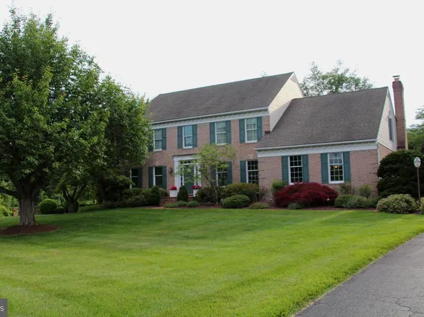 24 Manor Knoll Ct, Baldwin, MD 21013