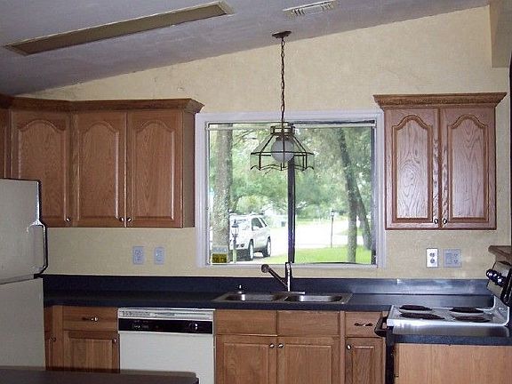 Kitchen with studio ceiling