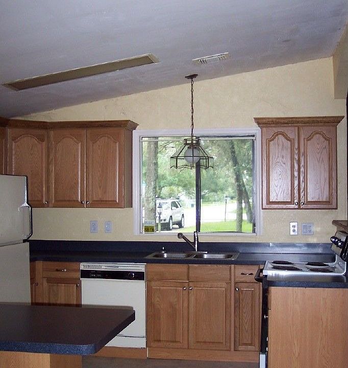 Kitchen with studio ceiling