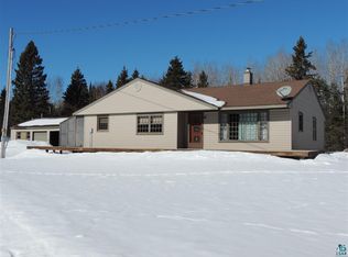 121 Caspers Hill Rd, Hovland, MN 55606