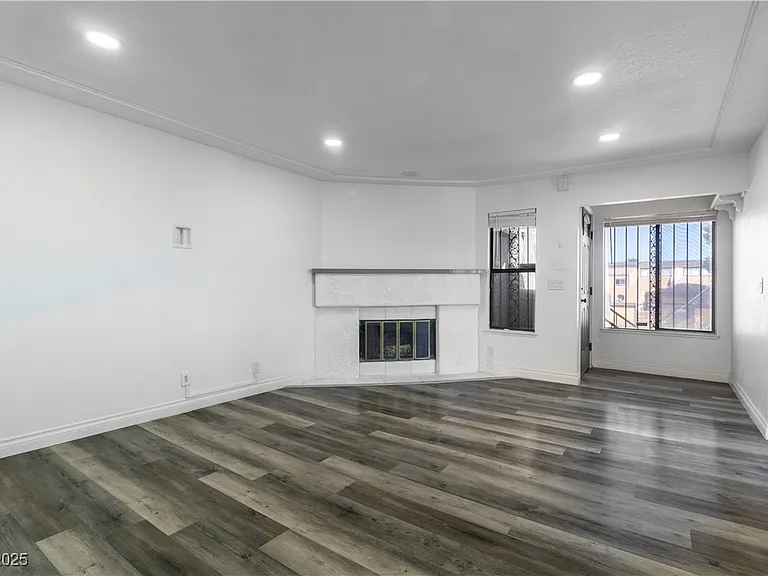 2200 Venus St #C — Photo 5