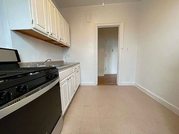 4th image of 30-58 34th St #3FG