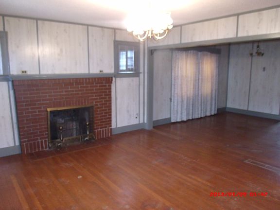 2nd image of 1758 Chestnut Ave