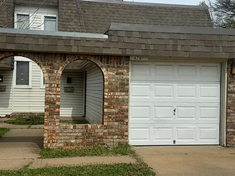 4707 NW 63rd St — Photo 3