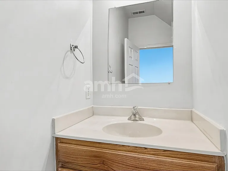 6025 Brambleberry Way — Photo 8