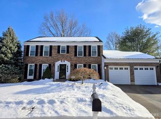 3 Clinton Ct, Kendall Park, NJ 08824