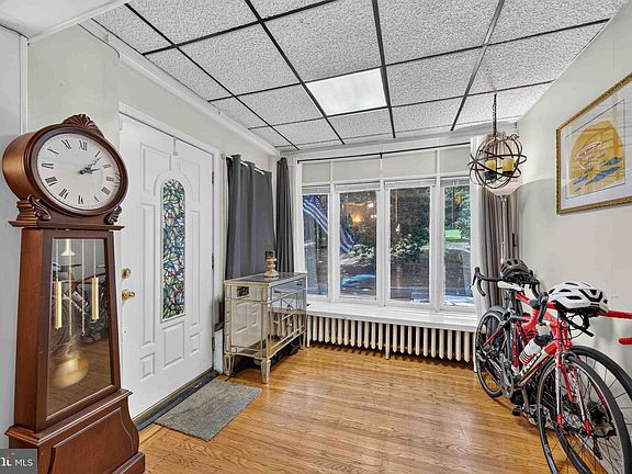 5th image of 5913 N 6th St