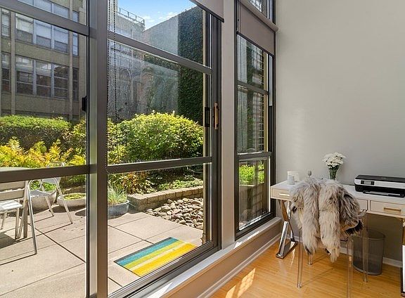 5th image of 900 N Kingsbury St APT 705