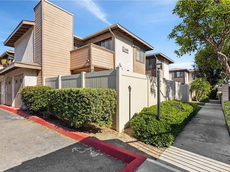 Corner unit with immediate garage access