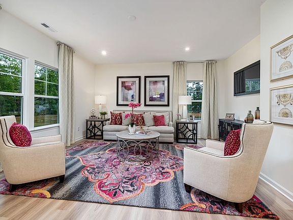 006_Edison_Family Room