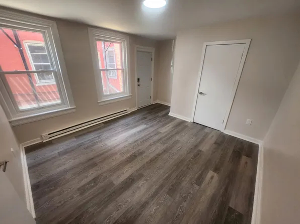 814 W Walnut