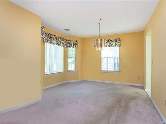 5th image of 801 Brentwood Dr
