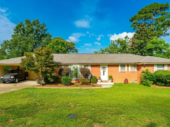 203 Starlane Dr, Petal, MS 39465