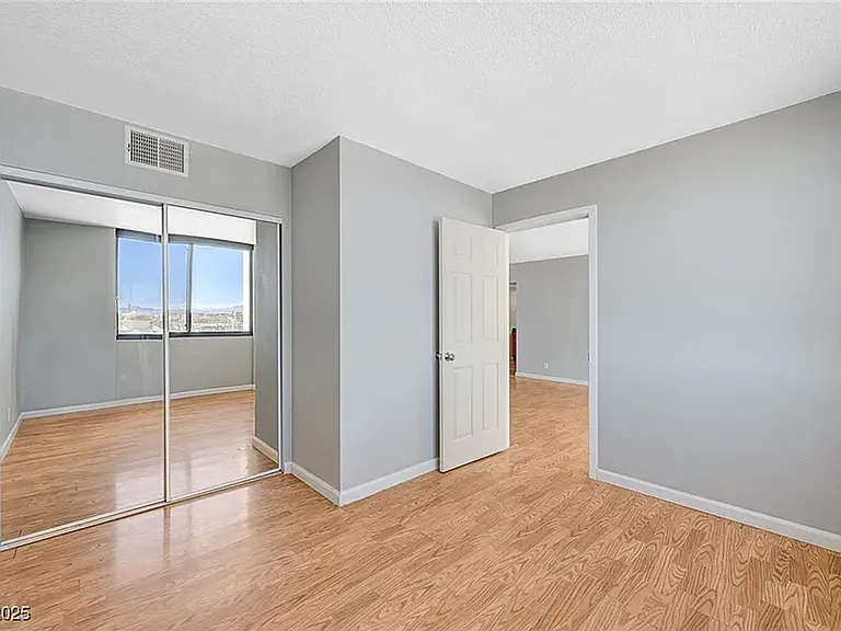 3930 University Center Dr #806 — Photo 5
