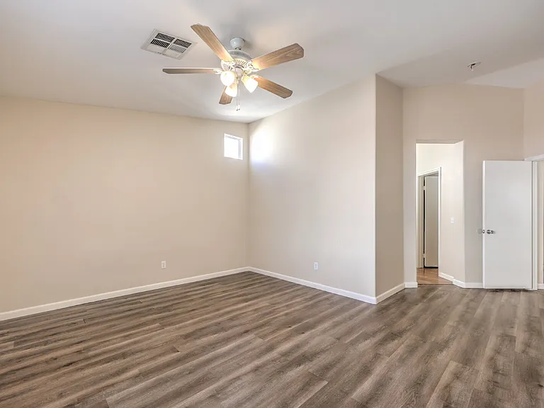 526 Regal Robin Way — Photo 8