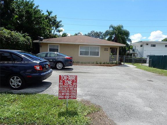 2nd image of 2524 Cleveland St #2526