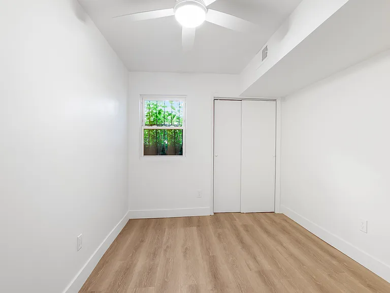 13716 167th St #B1 — Photo 18